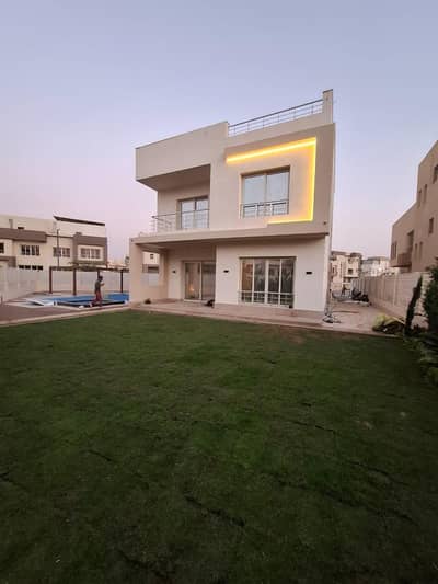 6 Bedroom Villa for Sale in 6th of October, Giza - استاند الون كورنر 6 Bedroom Villa for Sale in 6th of October, Giza - استاند الون كورنر