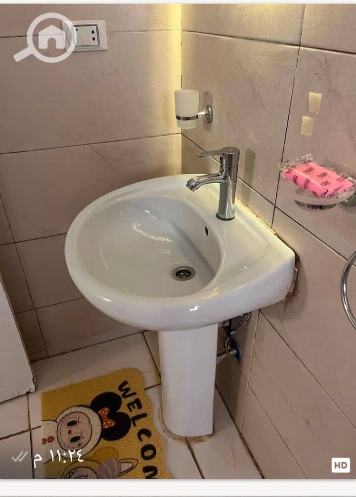 8 1000356936. jpg