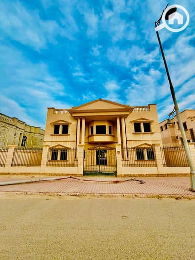 6 Bedroom Villa for Sale in Sheikh Zayed, Giza - f3d4d189-43f2-4953-9a38-42e919e17484. jpg 6 Bedroom Villa for Sale in Sheikh Zayed, Giza - f3d4d189-43f2-4953-9a38-42e919e17484. jpg