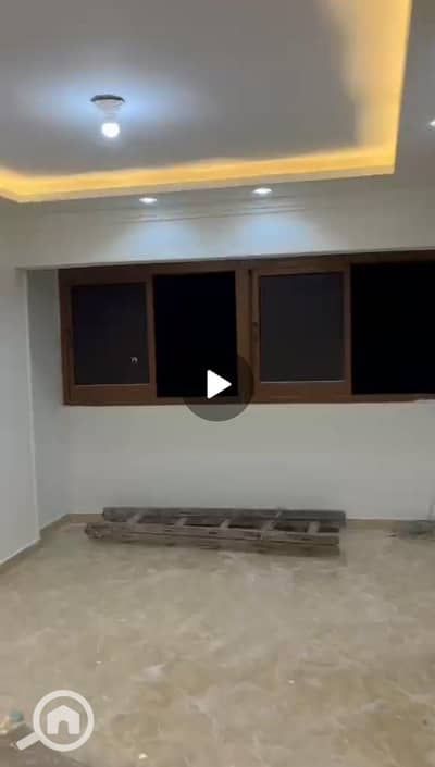 3 Bedroom Apartment for Rent in Laurent, Alexandria - e3c7f7b8-6ce1-493d-ba56-53d350f44a1e. jpg 3 Bedroom Apartment for Rent in Laurent, Alexandria - e3c7f7b8-6ce1-493d-ba56-53d350f44a1e. jpg