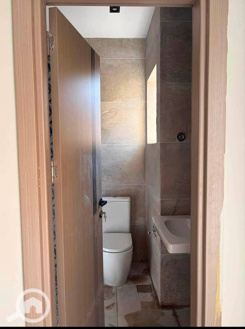 9 1000375938. jpg