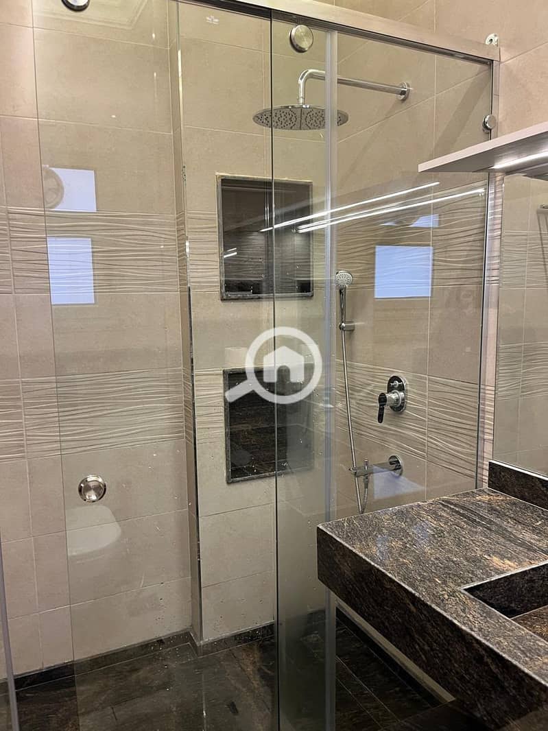 15 1000913926. jpg