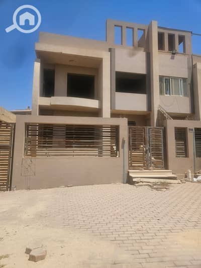 5 Bedroom Twin House for Sale in Sheikh Zayed, Giza - WhatsApp Image 2026-08-26 at 4.45. 12 PM. jpeg 5 Bedroom Twin House for Sale in Sheikh Zayed, Giza - WhatsApp Image 2026-08-26 at 4.45. 12 PM. jpeg