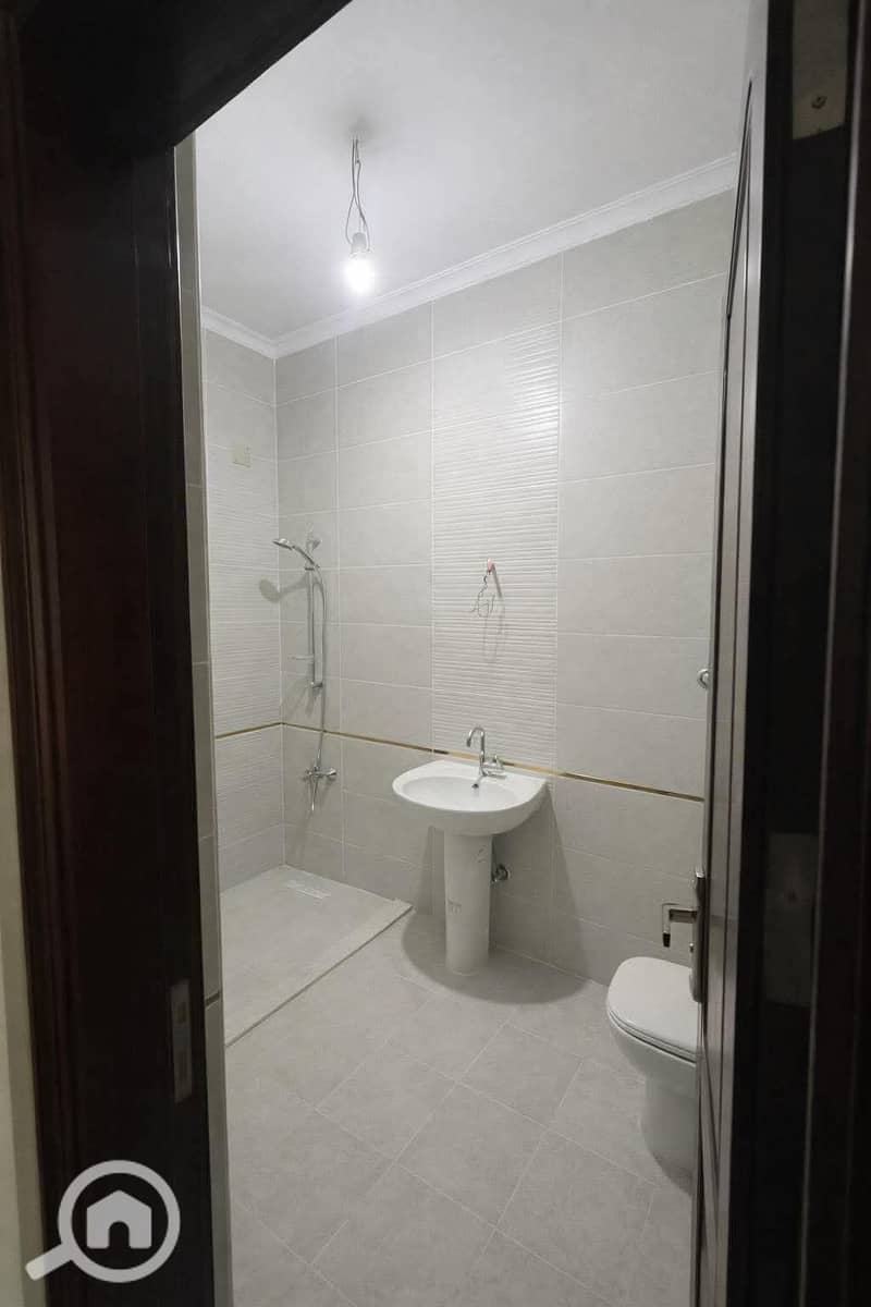 10 f6712feb8e16a972fc6e9ba93b4c7562. jpg