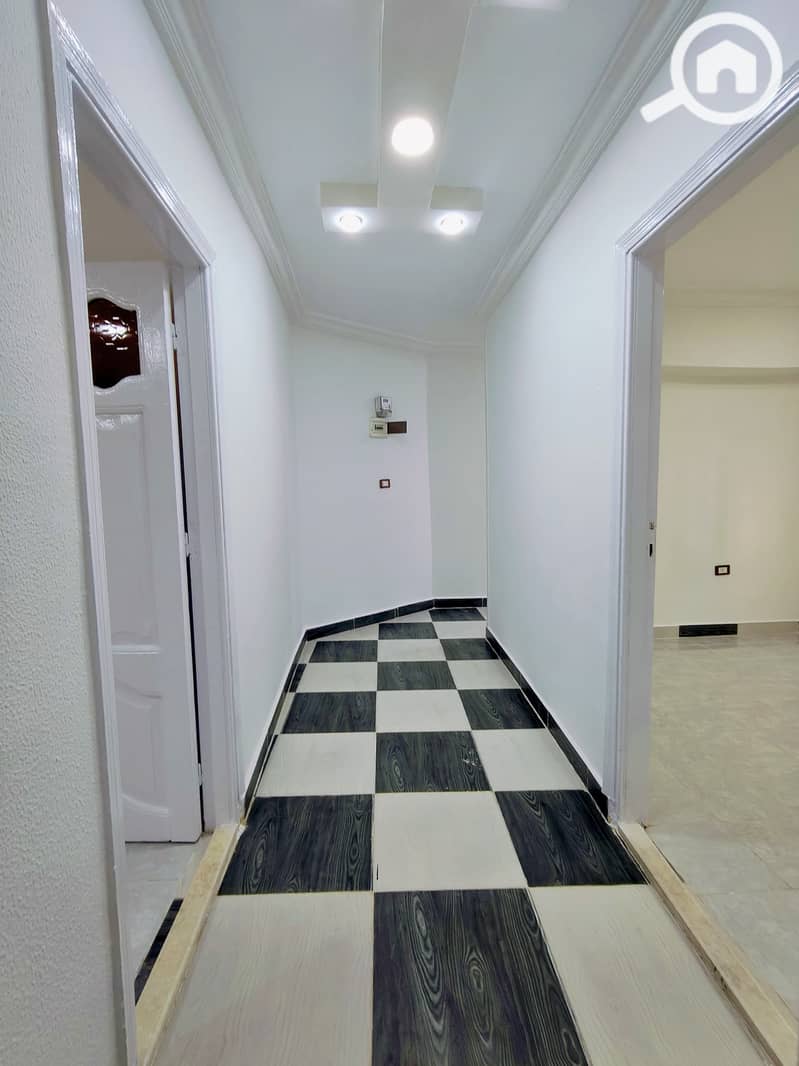 9 1000677418. jpg