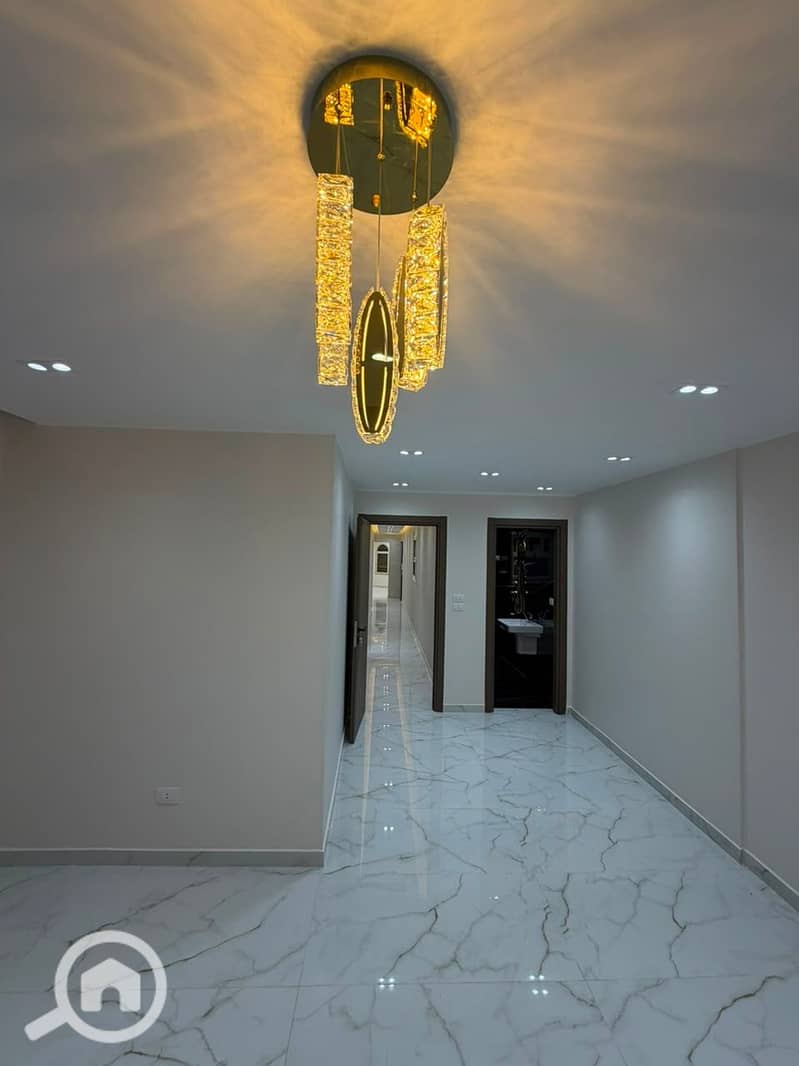 7 91e75b04-35f3-4a2a-95fb-fb26f81db1f8. jpg