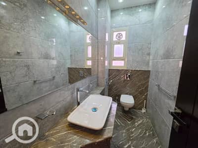 فیلا 4 غرف نوم للايجار في 6 اكتوبر، الجيزة - WhatsApp Image 2026-08-27 at 12.21. 28 PM (2). jpeg