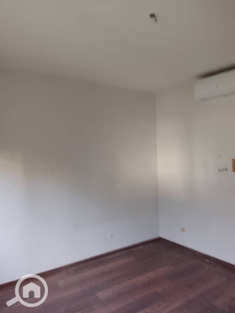 5 239ae219-ffd4-4cf9-90af-aa1646d7912a. jpg