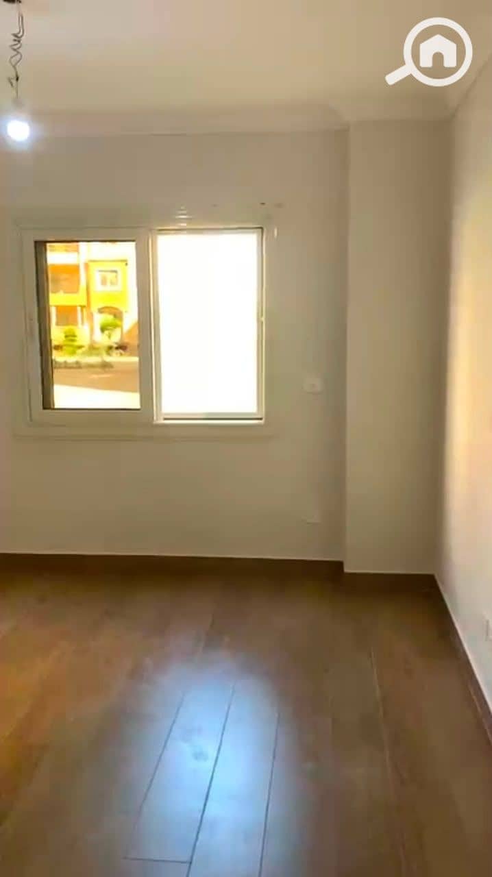 3 102990. jpg