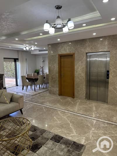 5 Bedroom Townhouse for Rent in Sheikh Zayed, Giza - IMG-20260822-WA0030. jpg
