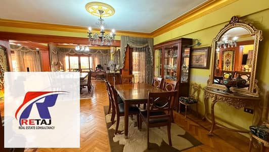 4 Bedroom Duplex for Sale in Nasr City, Cairo - Duplex for Sale in El Safarat District, in a prime location near the Ministry of Higher Education and behind ENPPI Petroleum Company, featuring a pano