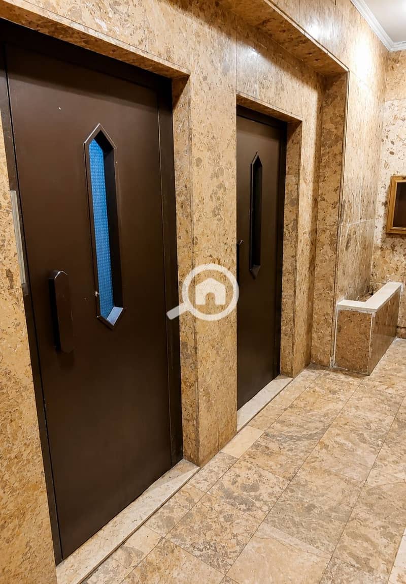 5 46715. jpg