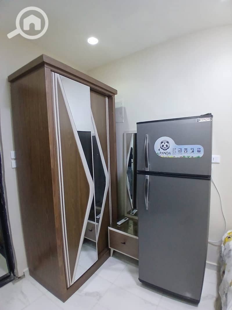 9 834e20a3-6dfb-4cbd-bb9f-a24496d596e5. jpg