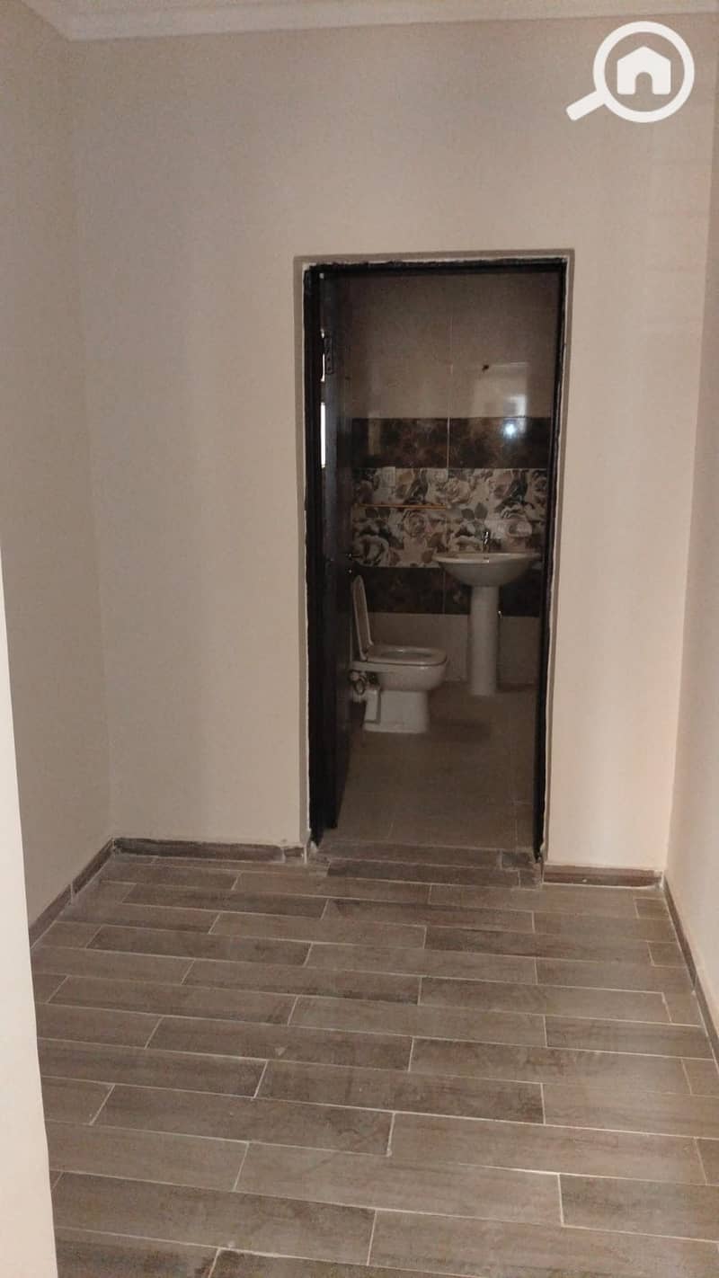 12 e453d1d9-e4bd-4e64-b028-d4b09307f6f7. jpg