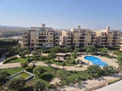 بنتهاوس 4 غرف نوم للبيع في 6 اكتوبر، الجيزة - بنتهاوس ٢٤٠ متر + ١٥٠ متر رووف