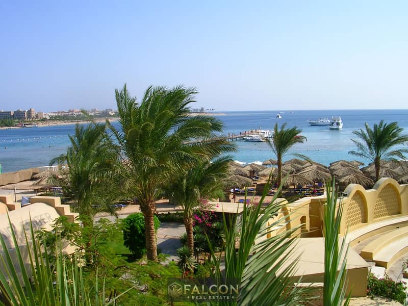 6 Makadi_Bay,_Egypt. jpg