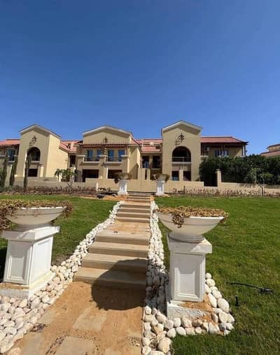 تاون هاوس 5 غرف نوم للبيع في مدينة الشروق، القاهرة - فيلا للبيع في الشروق - Maadi View Ivy Resdince Shorouk City من المالك