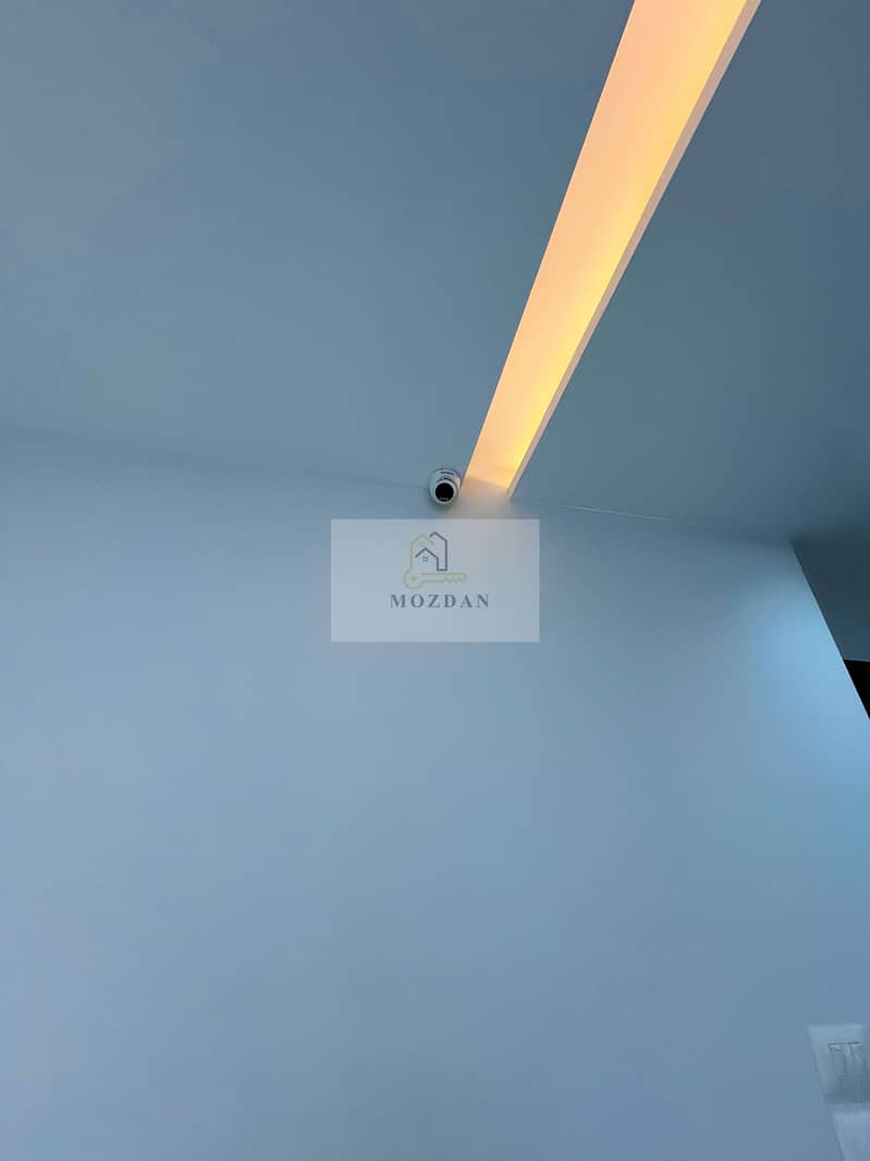 10 930e0b6c-fe69-4b40-8f17-e0c831b05ddb. jpg
