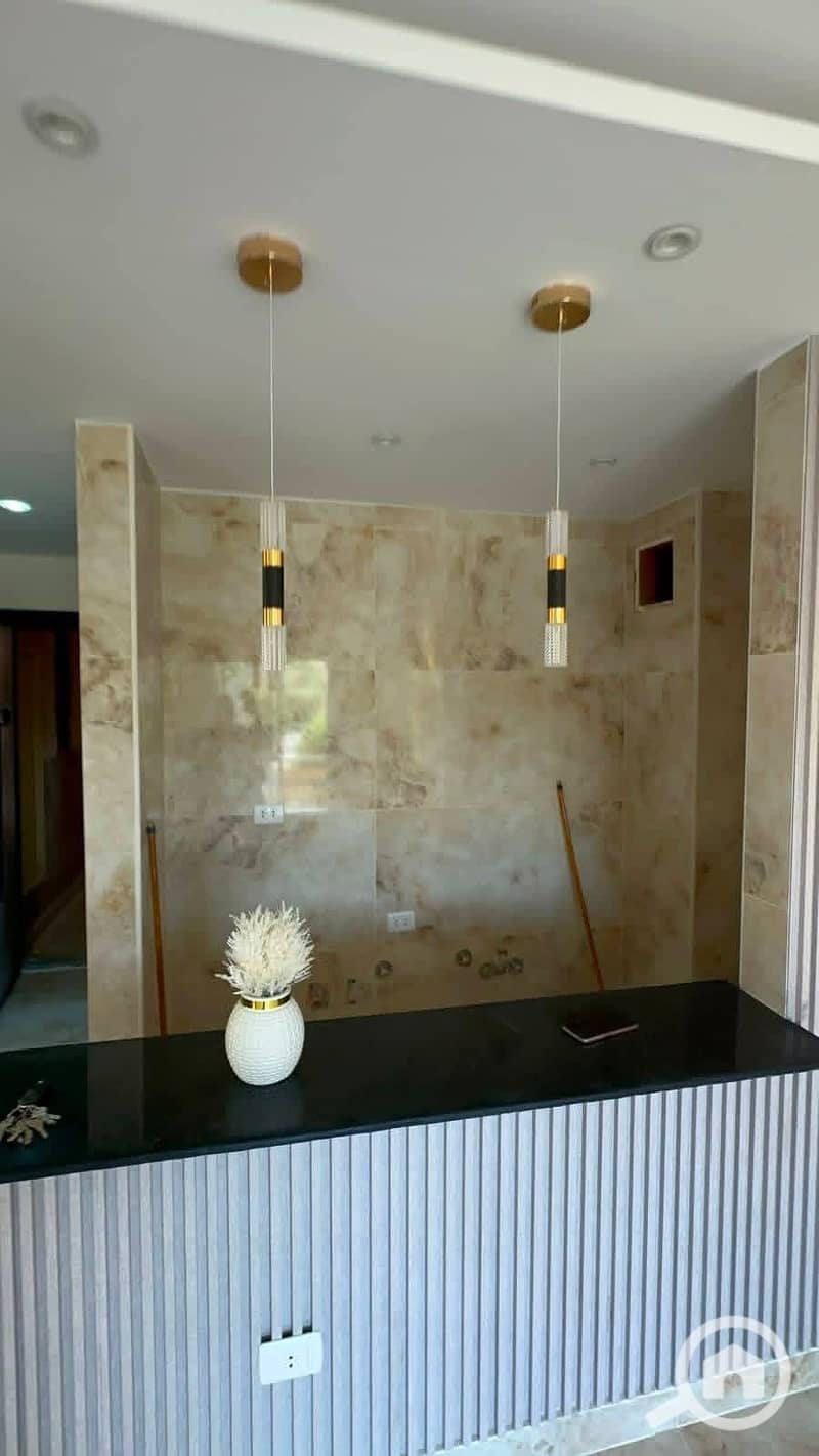 3 d28876bb-c5c0-47a4-8c38-cd8ec5a17754. jpg