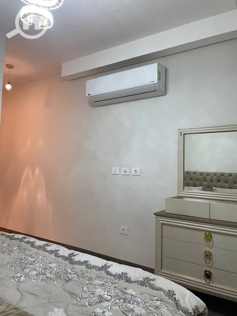 10 27c47d18-ba34-4554-8bfc-b34e52fdf188. jpg