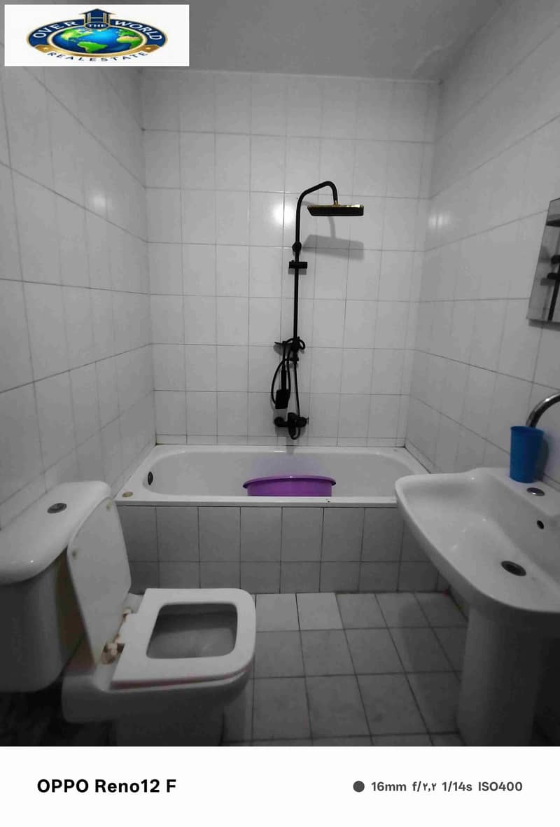 2 1000199005. jpg