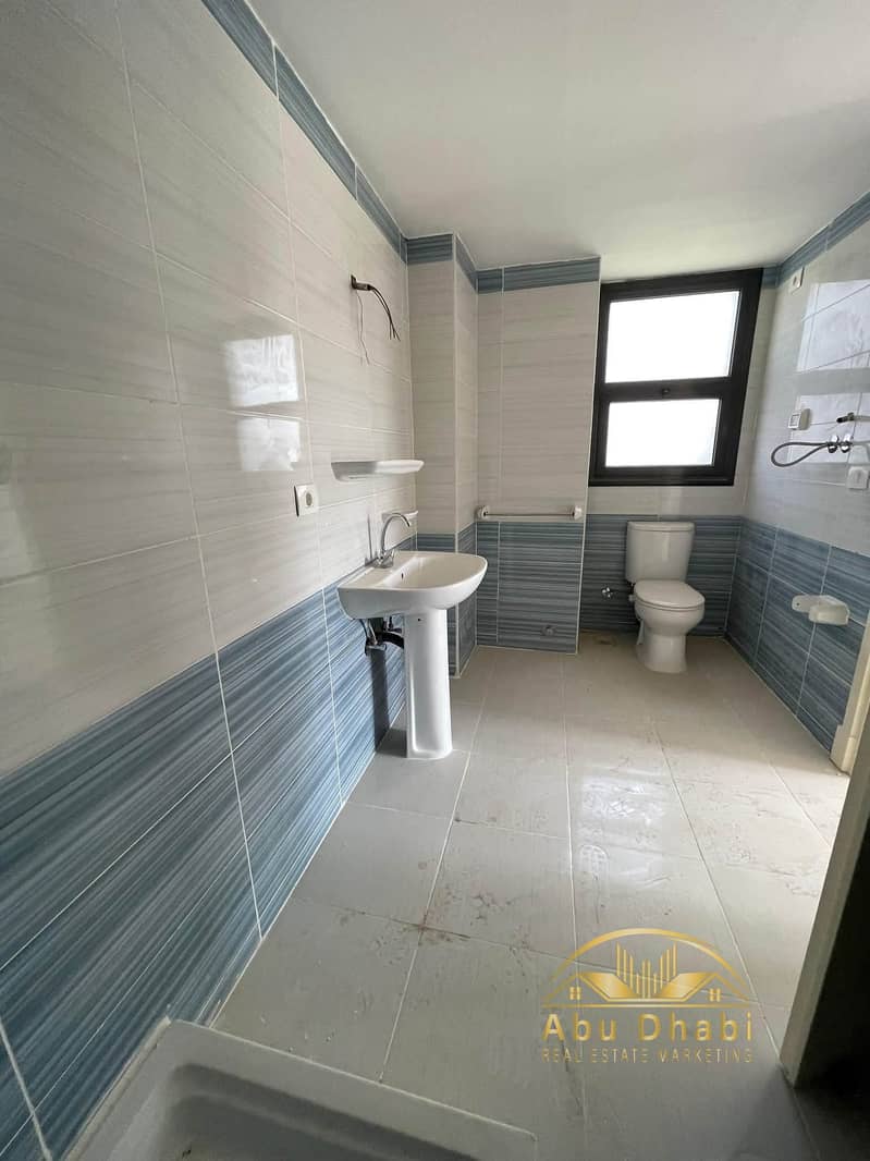 6 bd4ff42e-8afd-4916-924e-7ff688b70e00. jpg