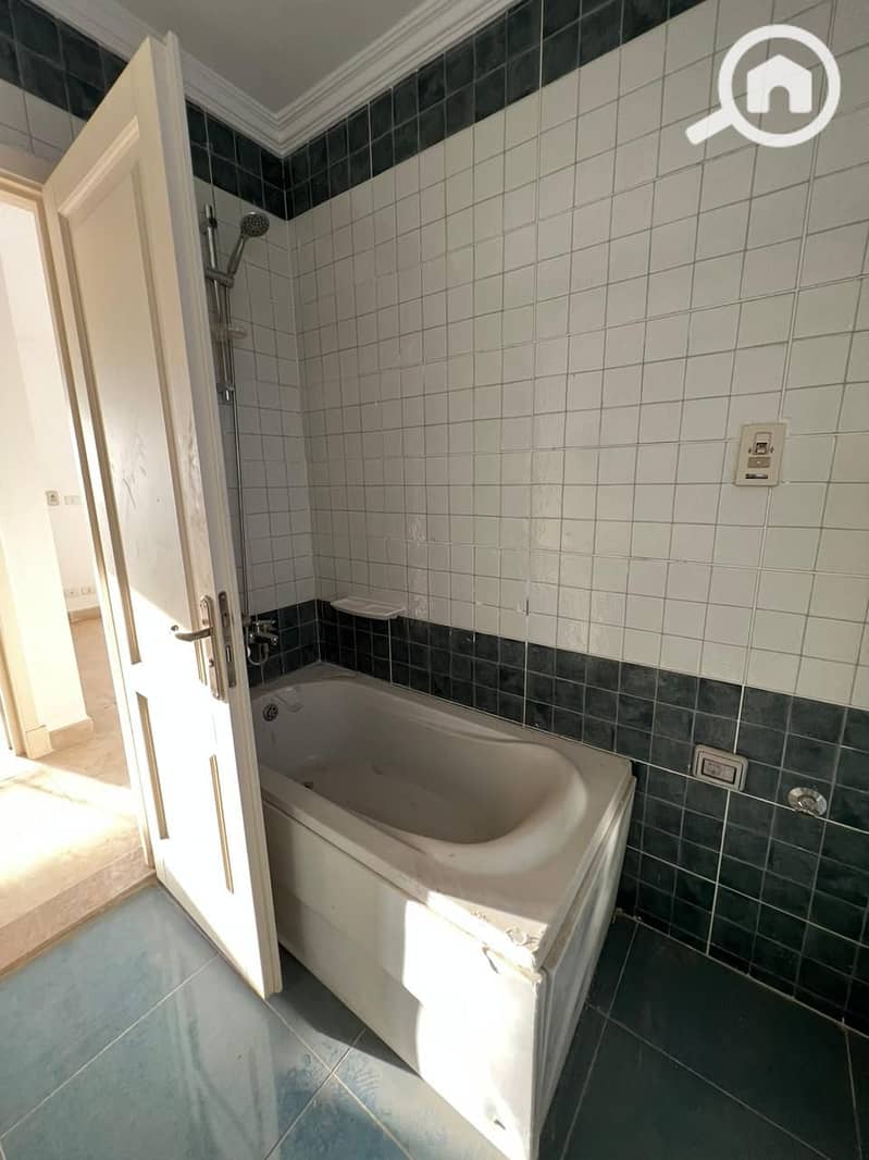 21 8. jpg