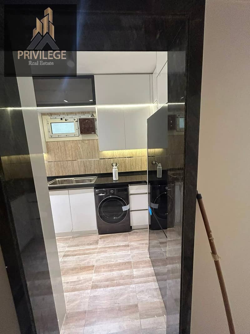 4 1000466076. jpg