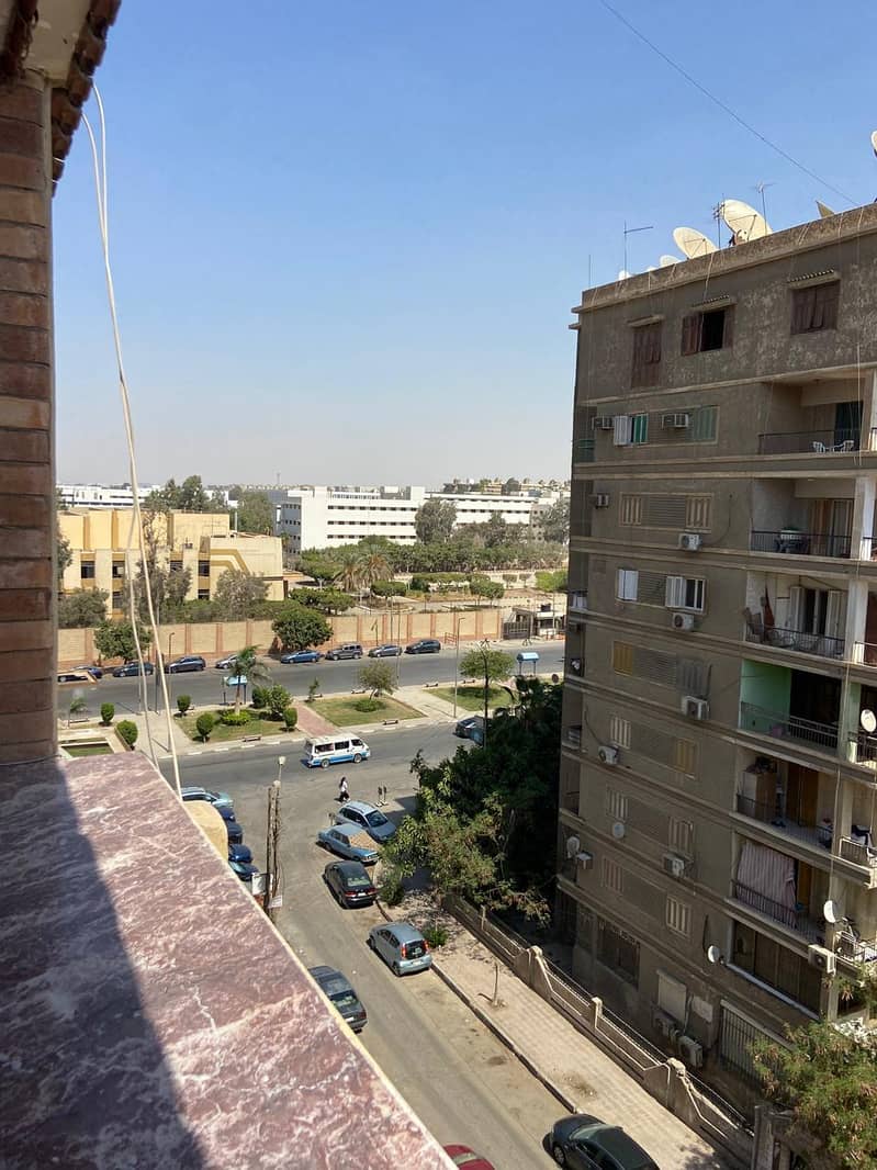 اكبر شقه فى مصر الجديده امام صور الكليه الحربيه اكبر شقه فى مصر الجديده امام صور الكليه الحربيه