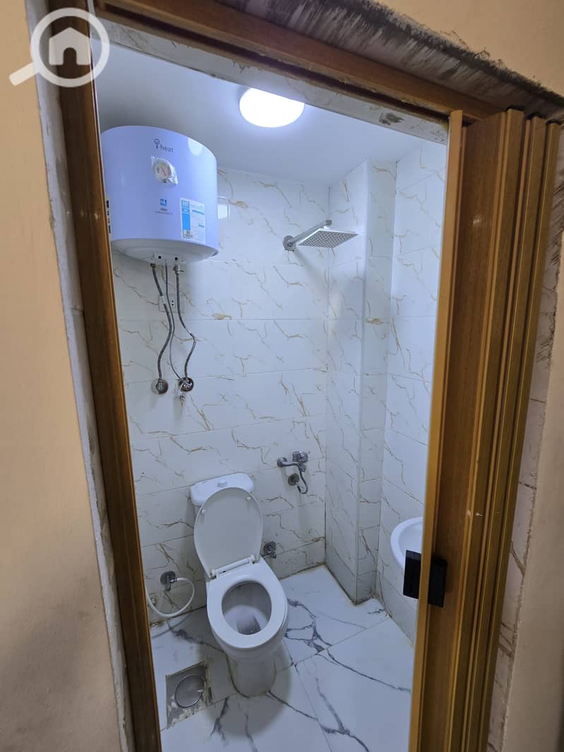 9 1000107077. jpg