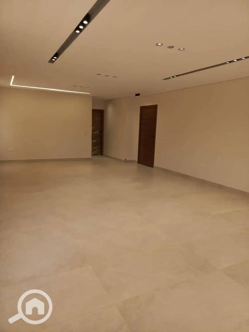 2 1000507680. jpg
