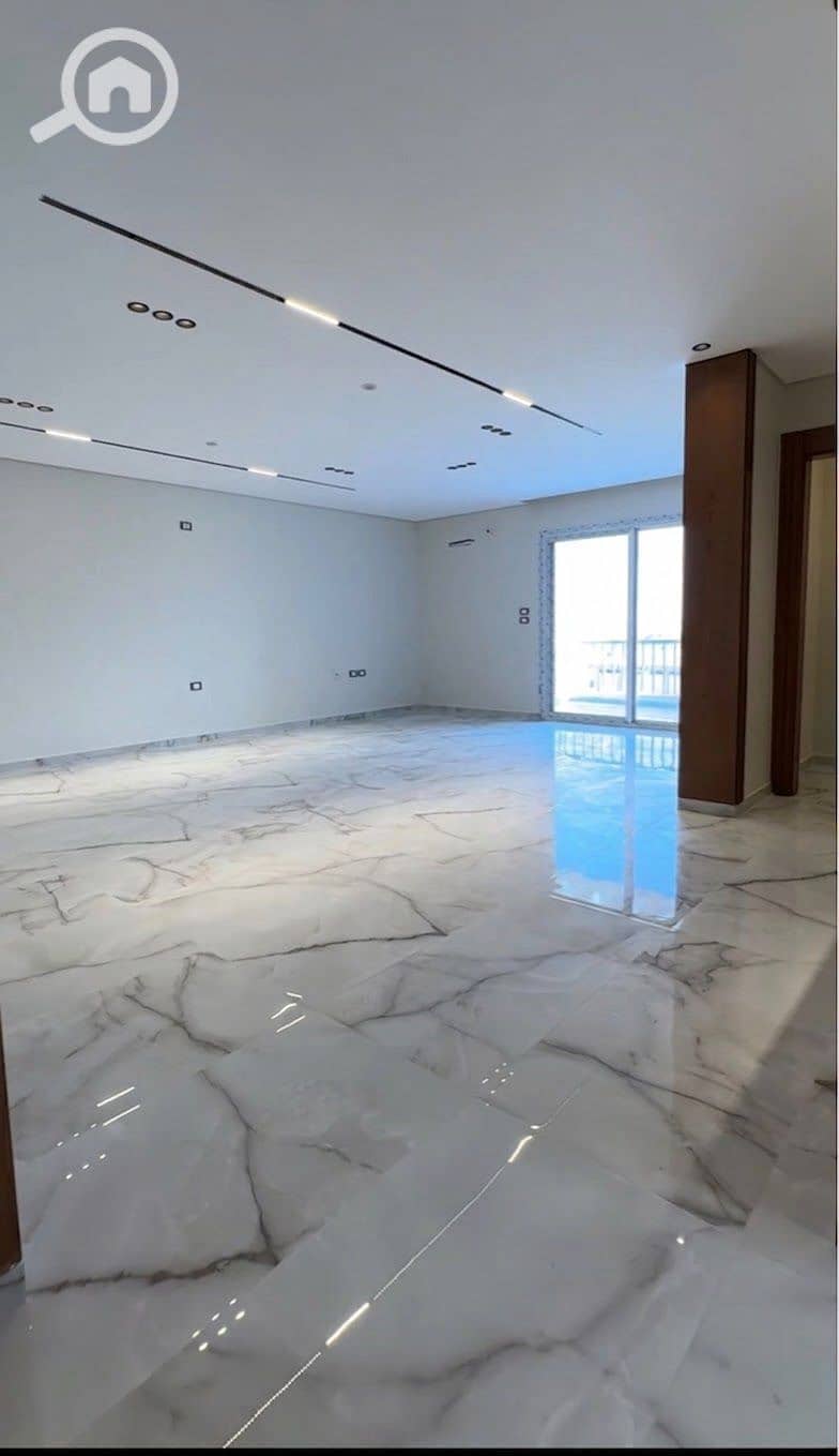 10 b70aa932-edae-40ab-b935-2fea95da789d. jpg