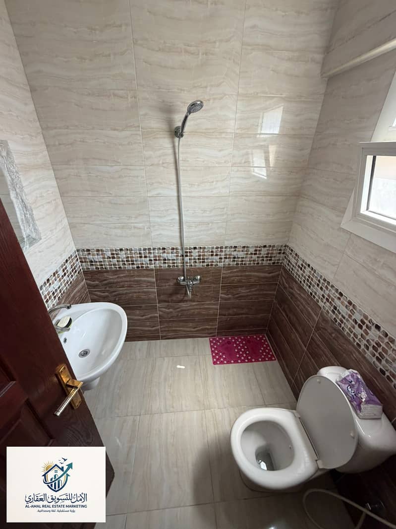12 1000266240. jpg