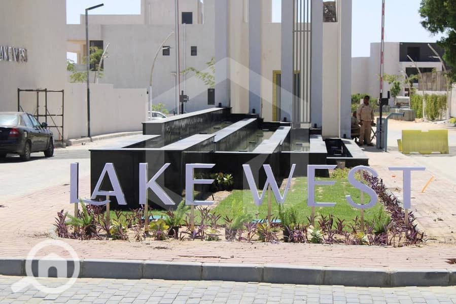 10 Lake West 10. jpg