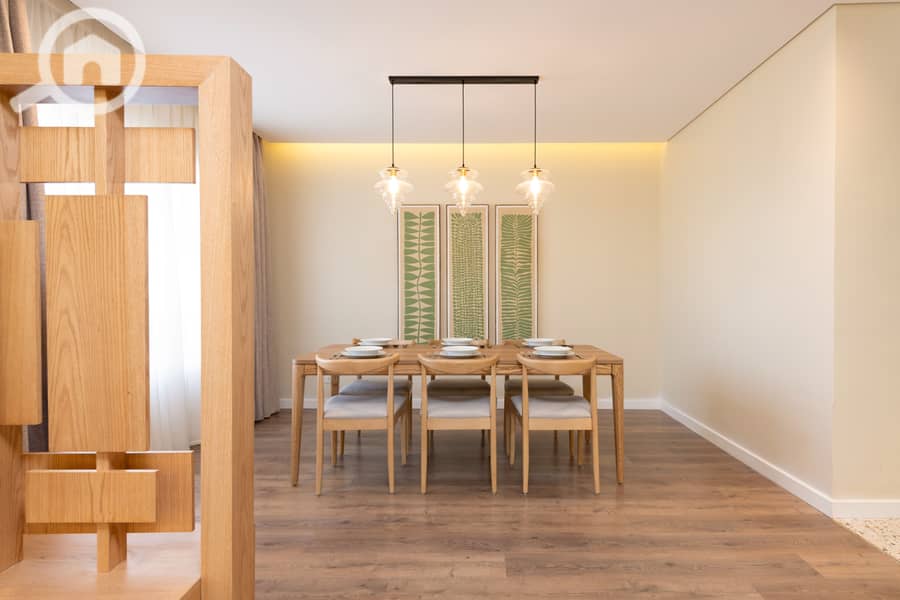 5 5-DINING. jpg
