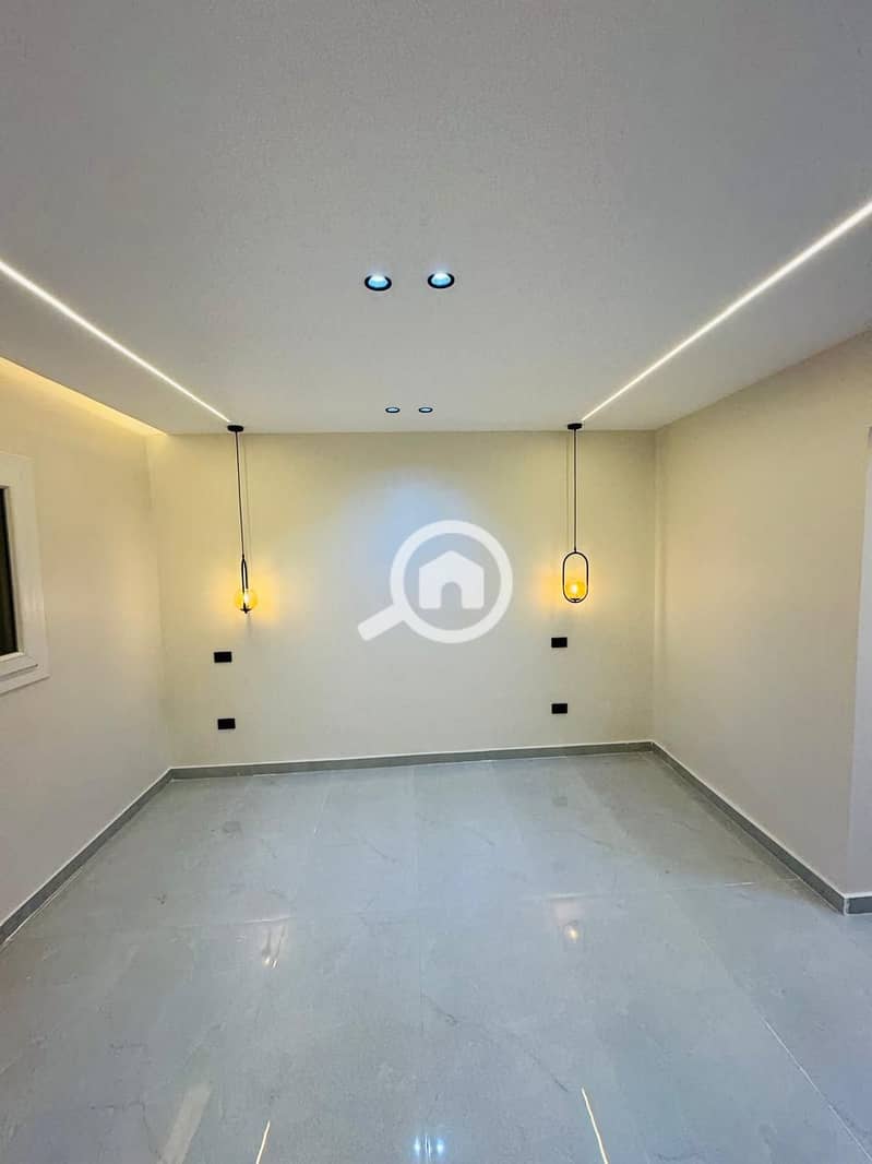 2 14882. jpg