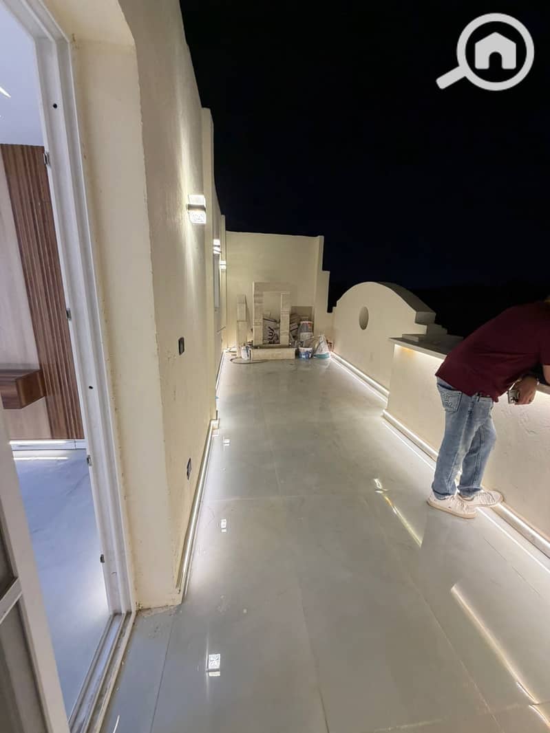 6 14883. jpg
