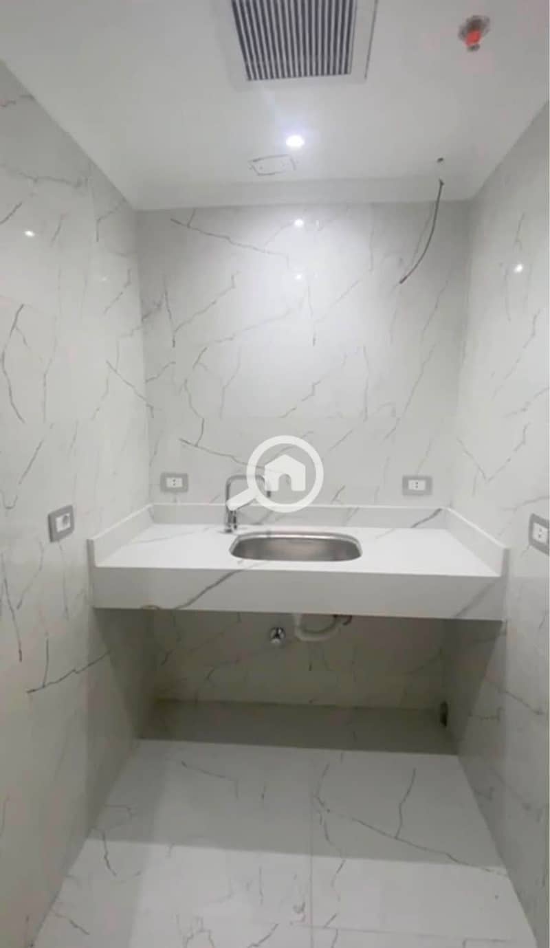 2 20a89cdd-af52-4f93-b15e-446269daacfa. jpg