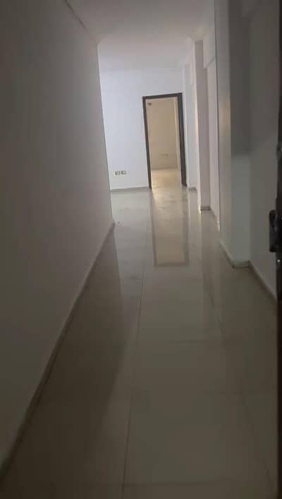 Office for Rent in Haram, Giza - من المالك شقة تجاري ٥ غرف بحري عمارة بيراميددز فيو ٢ أعلى كارفور مشعل