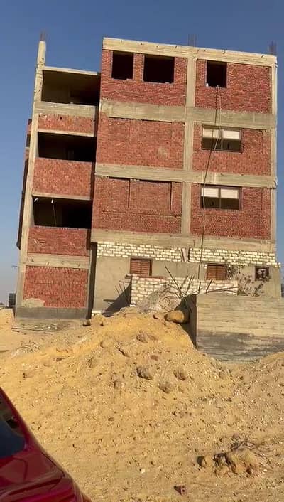 Other Commercial for Rent in Tamiya, Fayoum - مبنى 3000م طريق مصر أسيوط الصحراوي مباشرة مقابل العياط