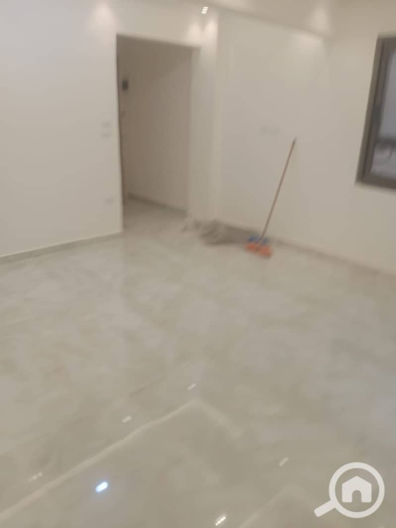 4 1000718281. jpg