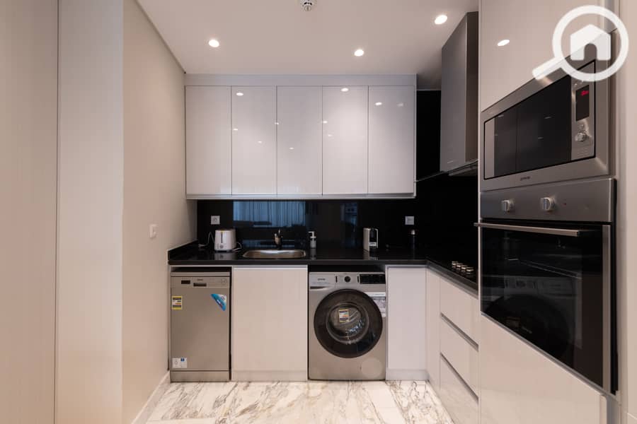 4 07 Kitchen. jpg