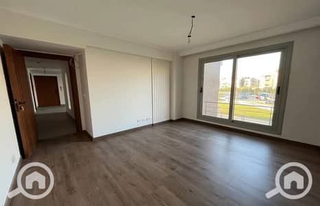 4 Bedroom Flat for Sale in Sheikh Zayed, Giza - WhatsApp Image 2025-01-12 at 13.26. 11_796e3374_1400x900. jpg 4 Bedroom Flat for Sale in Sheikh Zayed, Giza - WhatsApp Image 2025-01-12 at 13.26. 11_796e3374_1400x900. jpg