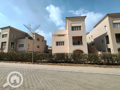 4 Bedroom Villa for Sale in Mokattam, Cairo - 4220a922-31d9-4a31-a38c-2c8a18f1914a. jpg
