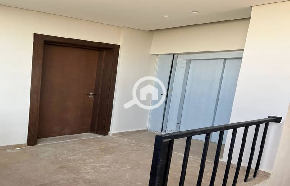 5 WhatsApp Image 2025-12-07 at 4.55. 33 AM_1400x900. jpg