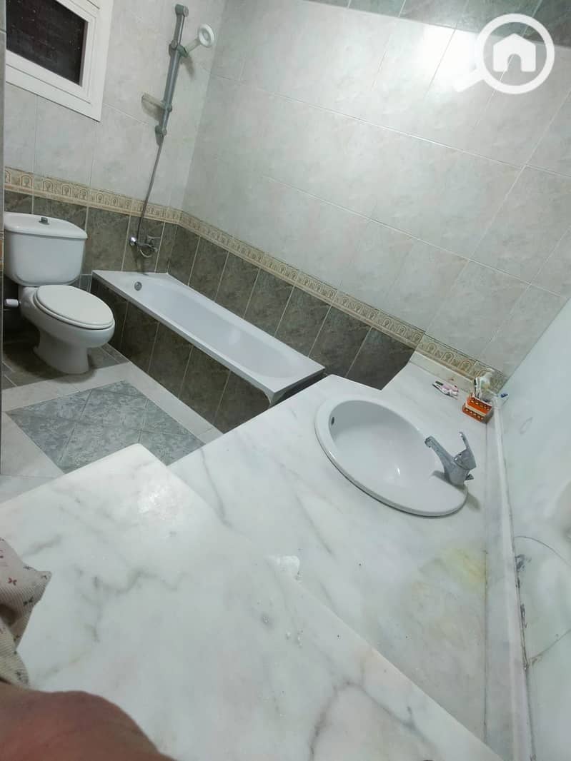9 1000324214. jpg