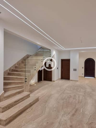 3 Bedroom Twin House for Sale in New Cairo, Cairo - 508869679_4220069968212228_2543927675507115436_n. jpg