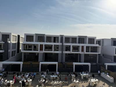 تاون هاوس 4 غرف نوم للبيع في القاهرة الجديدة، القاهرة - Patio Town Live Photos_page-0011. jpg