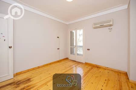 فلیٹ 3 غرف نوم للايجار في سابا باشا، الإسكندرية - a551ee35-4658-492e-a4e6-973ad1cbec02. jpg