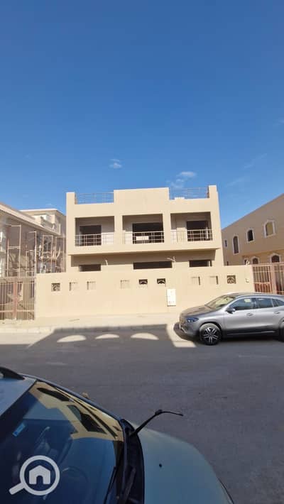 6 Bedroom Villa for Sale in 6th of October, Giza - 453758. jpg